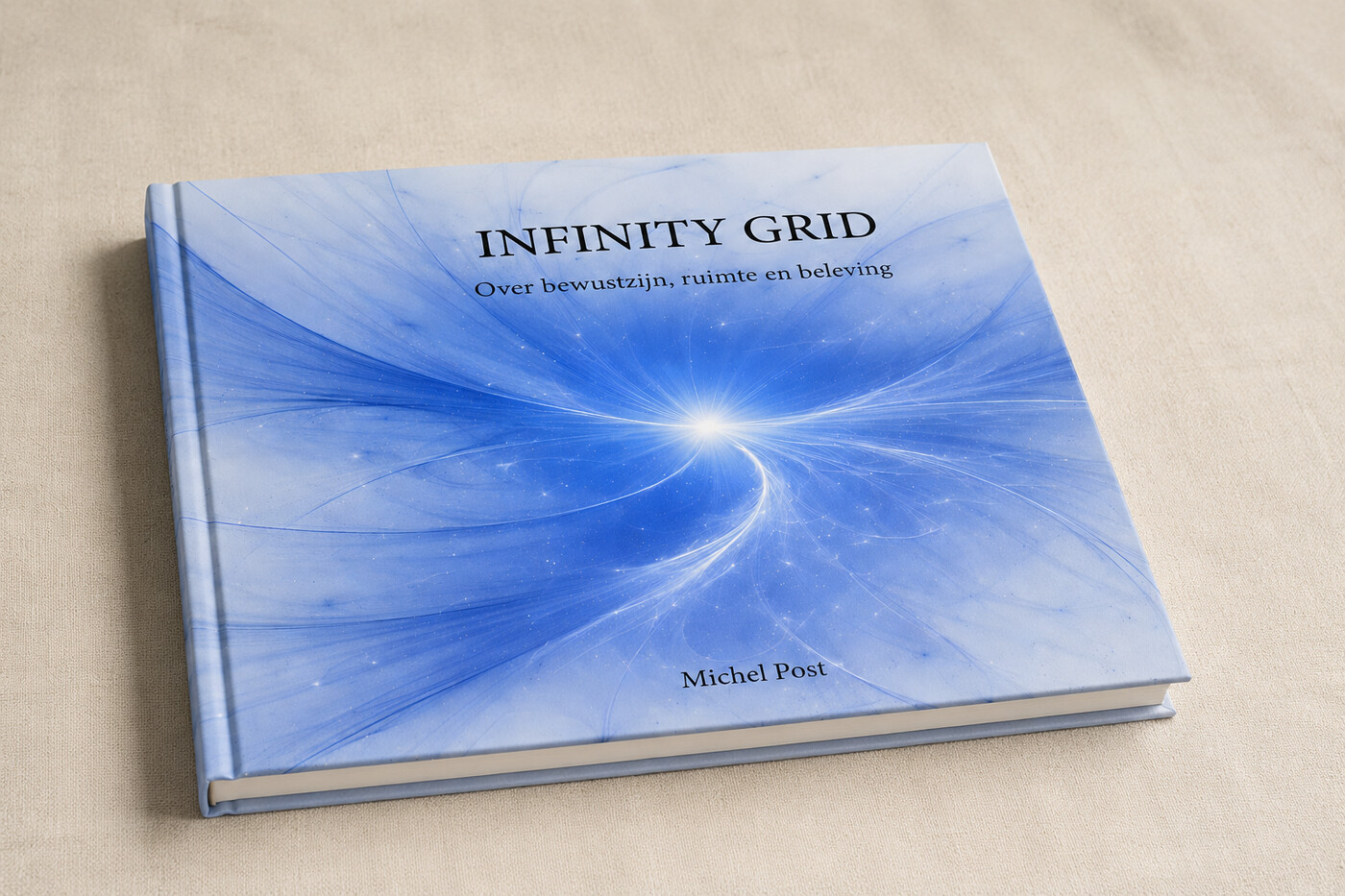 Infinity Grid — het fysieke boek, liggend, met de definitieve kaft